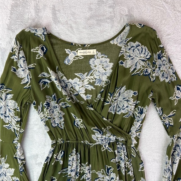 Abercrombie and Fitch Romper Small Green Floral Summer Bell Sleeves Spring Short - Picture 3 of 16